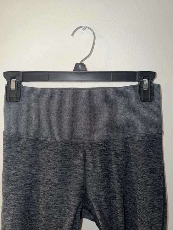 Alo Women’s Dark Grey Heathered High-Waist Alosoft Leggings - Picture 6 of 10